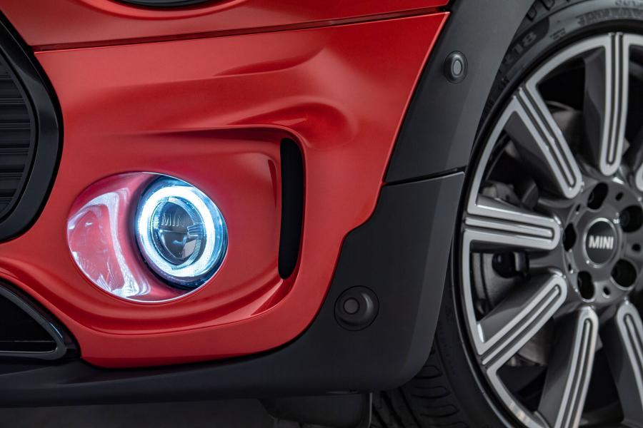 Детали экстерьера Mini Cooper S Clubman (F54) 2019 года  (WW) (фото 35 из 150)